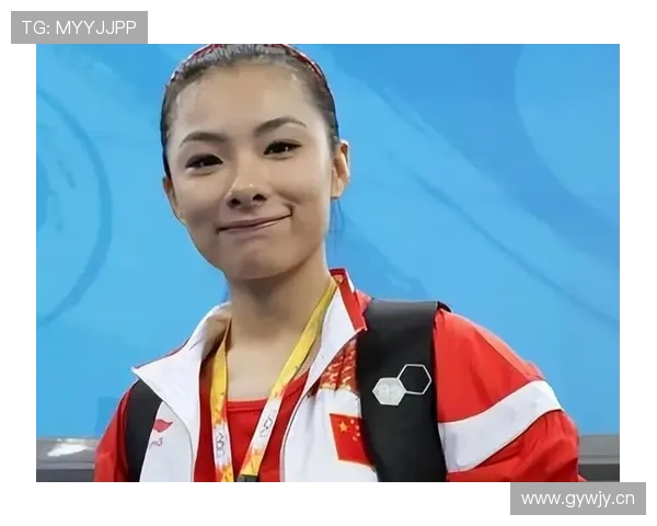 刘璇拎那个包的瞬间，我的月薪都下车了